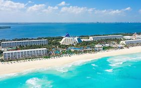 Cancun Hotel Grand Oasis